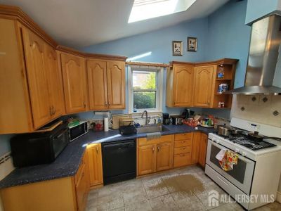 179 Main Street, House other with 4 bedrooms, 2 bathrooms and null parking in SOUTH RIVER NJ | Image 2