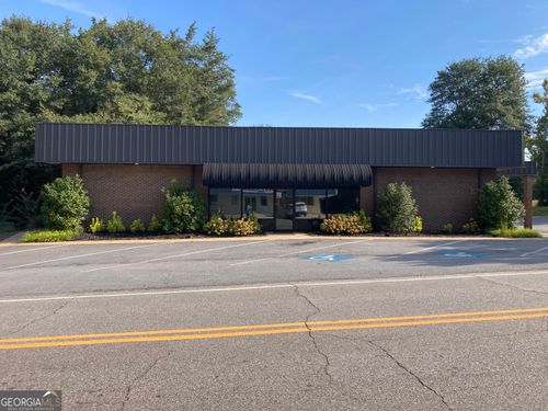 18 W Gibson St, Hartwell, GA, 30643-1846 | Card Image