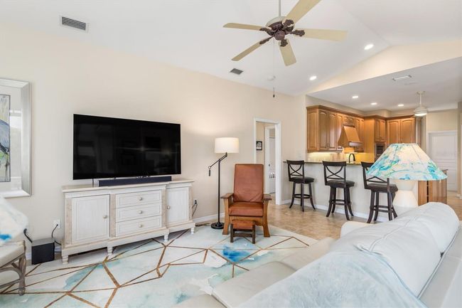 Family Room | Image 16