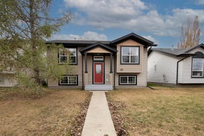 26 Mckinlay Cres, House detached with 4 bedrooms, 2 bathrooms and 4 parking in Lacombe AB | Image 1