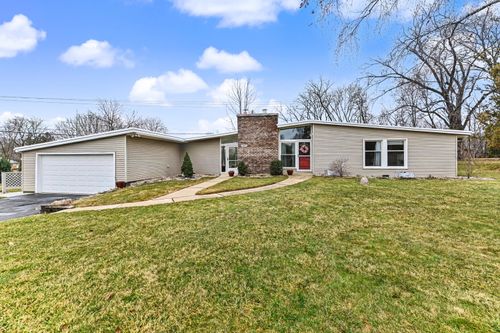 17835 Maple Tree Ln, Brookfield, WI, 53045-2626 | Card Image