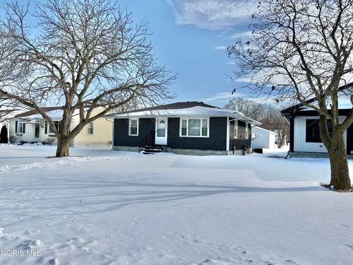 1309 Superior St, Genoa, OH, 43430-1317 | Card Image