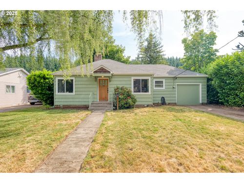 1023 S Water St, Silverton, OR, 97381-2421 | Card Image