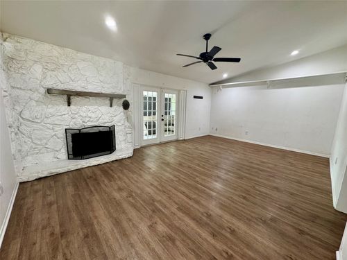 1810 Guinevere St, Arlington, TX, 76014-2521 | Card Image