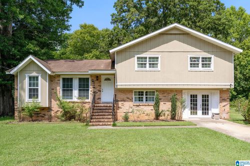 1724 Serene Dr, Center Point, AL, 35215-5819 | Card Image