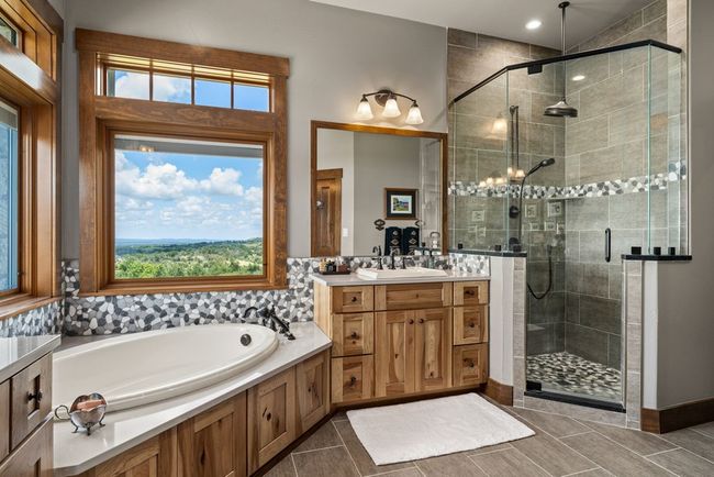 115 Trophy Oak Pt, Home with 5 bedrooms, 5 bathrooms and 3 parking in Fredericksburg TX | Image 23