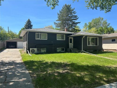 1960 Cowan Cres, Regina, SK, S4S4C6 | Card Image