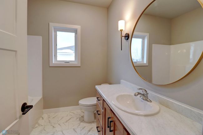 Guest Bath with Full Tub and Shower | Image 23