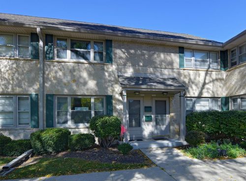 4890 N Shoreland Avenue, Whitefish Bay, WI, 53217 | Card Image