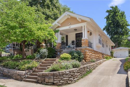 4825 Fairmount Ave, Kansas City, MO, 64112-1116 | Card Image