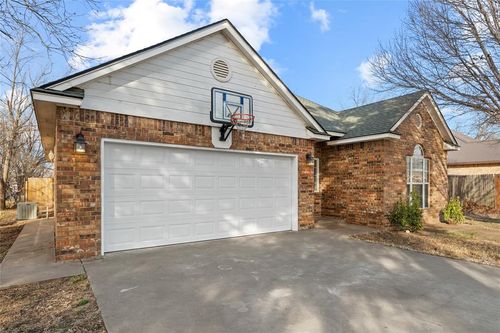 1007 N Market Ave, Watonga, OK, 73772-1635 | Card Image