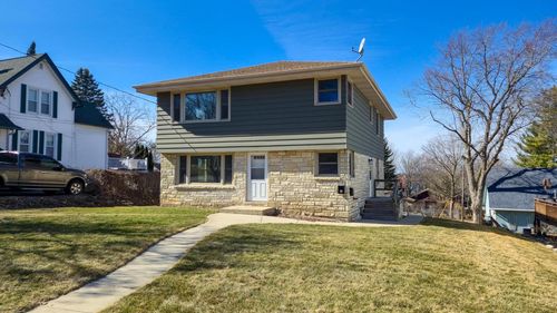 231 Prospect Avenue, Pewaukee, WI, 53072 | Card Image