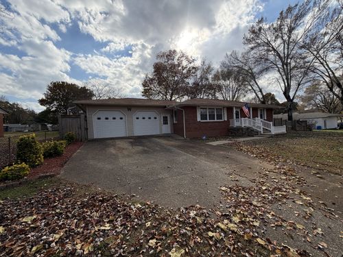 204 Park Ln, Clarksville, TN, 37042-4048 | Card Image