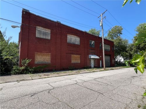 1802 E 47th St, Cleveland, OH, 44103-2468 | Card Image