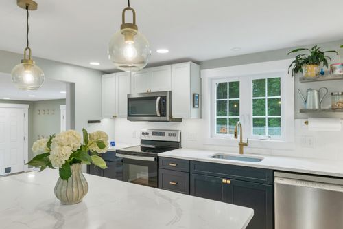 74 Alewive Rd, Kennebunk, ME, 04043-6107 | Card Image