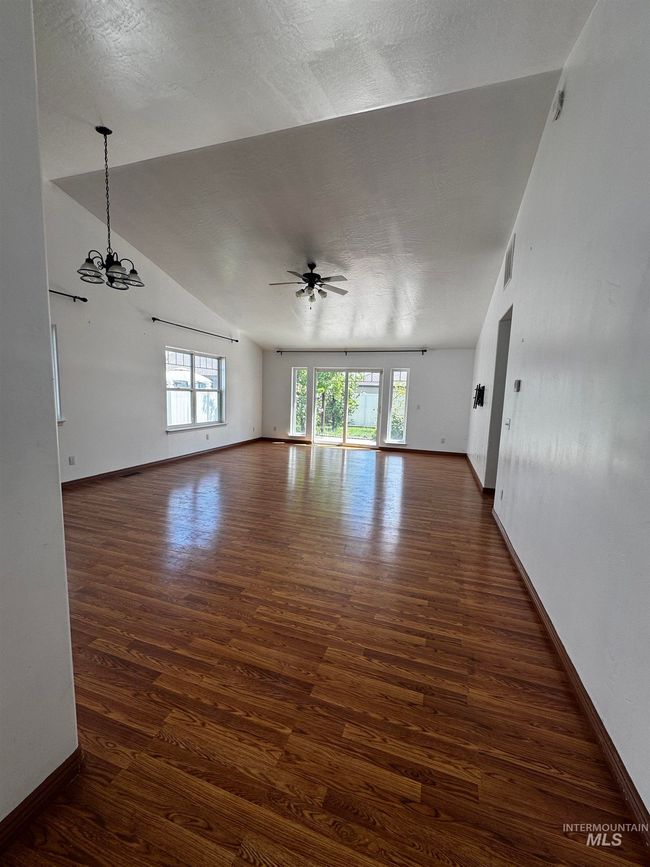 1173 Knoll Ridge Rd, House other with 3 bedrooms, 2 bathrooms and 2 parking in Twin Falls ID | Image 7