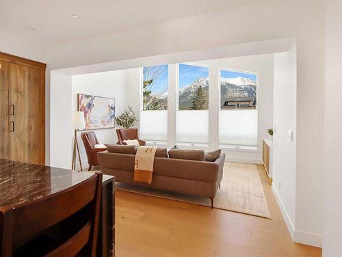 512 8 Ave, Canmore, AB, T1W2E3 | Card Image