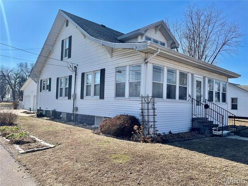 111 W Tydeman Ave, Roxana, IL, 62084-1030 | Card Image