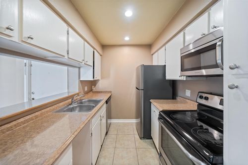 apt-11-3055 Walnut Bend Ln, Houston, TX, 77042-3317 | Card Image