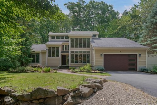 2 Wander Hill Rd, Cape Neddick, ME, 03902-7484 | Card Image