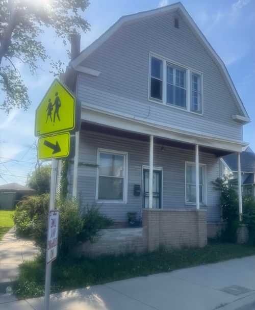 3507 N Teutonia Ave, Milwaukee, WI, 53206-2329 | Card Image