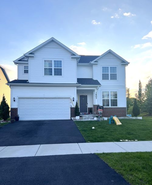 3607 Ambrosia Dr, Naperville, IL, 60564-1026 | Card Image