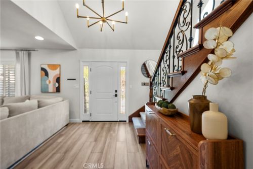 16624 Nearview Dr, Canyon Country, CA, 91387-1732 | Card Image