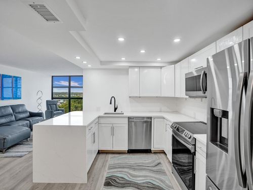 723-200 Leslie Dr, Hallandale Beach, FL, 33009-7311 | Card Image