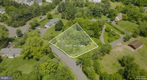 8130 Hillcrest Dr, Manassas, VA, 20111-2835 | Card Image