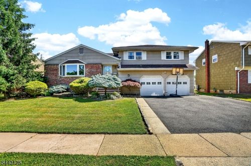 802 Kaminski Dr, Rahway, NJ, 07065-2773 | Card Image
