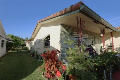 4707 Nw 50th St, House other with 2 bedrooms, 1 bathrooms and null parking in Tamarac FL | Image 3