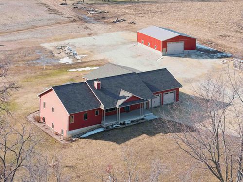 1009 Bremer Rd, Waverly, IA, 50677-4144 | Card Image