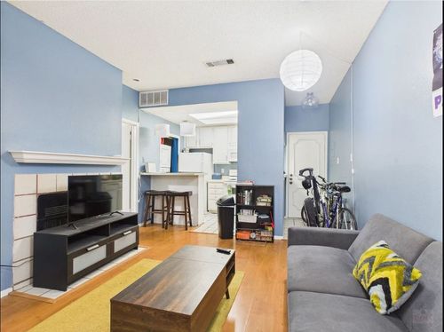 apt-126-806 W 24th St, Austin, TX, 78705-4721 | Card Image