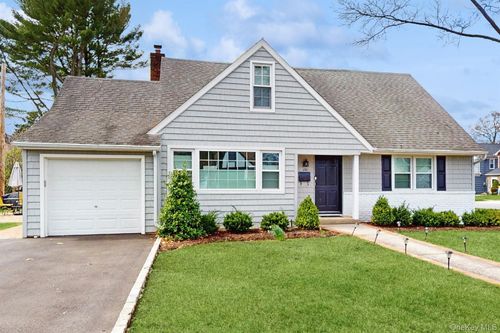 170 Wetherill Rd, Garden City, NY, 11530-1824 | Card Image
