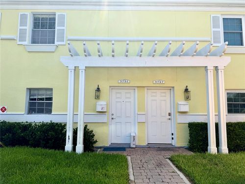 3751-3751 Pompano Dr Se, ST PETERSBURG, FL, 33705-4025 | Card Image