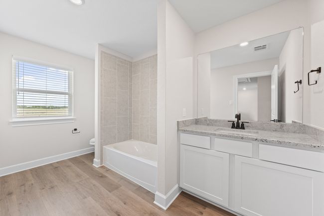 Full Bathroom - 2nd Floor | Image 7