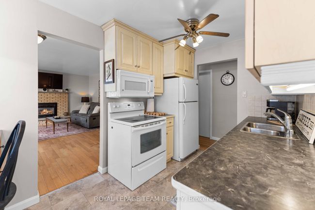 6 Ross St, House other with 3 bedrooms, 2 bathrooms and 6 parking in Cobden ON | Image 9