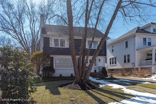 60 Norton Ave, Dallas, PA, 18612-1620 | Card Image