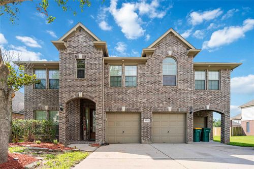 9603 Emerald Lakes Dr, Rosharon, TX, 77583-3293 | Card Image