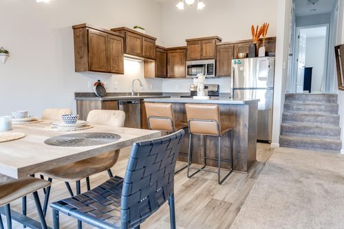 8656 Gateway Cir, Monticello, MN, 55362-4685 | Card Image