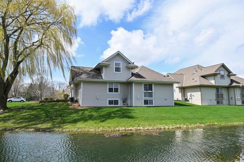 4870 S Waterview Court, Greenfield, WI, 53220 | Card Image