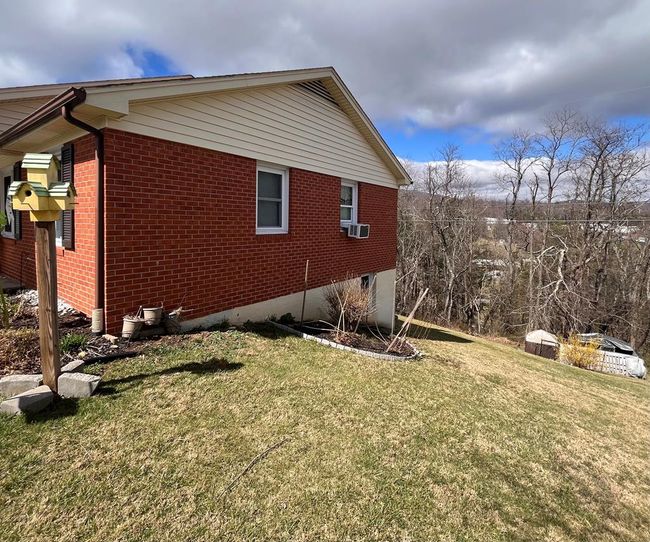 348 Rainbow Cir, House other with 3 bedrooms, 2 bathrooms and null parking in Independence VA | Image 31