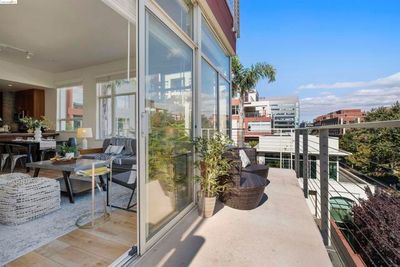 524 - Horton Street, Condo with 2 bedrooms, 2 bathrooms and 1 parking in Emeryville CA | Image 3