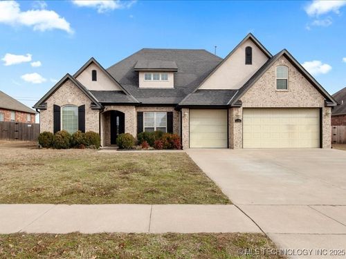2702 Waterford Ct, Bartlesville, OK, 74006-6968 | Card Image