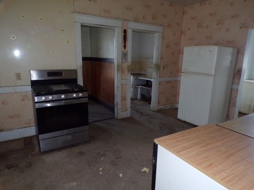 808 E 3rd Ave, Coal Valley, IL, 61240-9544 | Card Image