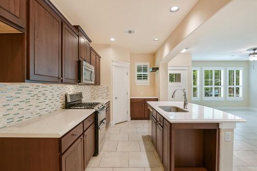 76-10908 Railway Ln, Austin, TX, 78717-5305 | Card Image