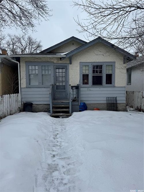 1425 Elphinstone St, Regina, SK, S4T3M7 | Card Image