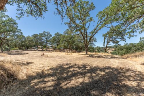 1760 Deerwood Dr, Ukiah, CA, 95482-3607 | Card Image
