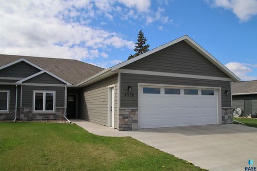 4528 W Graceland Pl, Sioux Falls, SD, 57106-5794 | Card Image