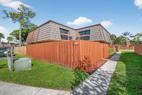 apt-d-4023 Palm Bay Cir, West Palm Beach, FL, 33406-9028 | Card Image
